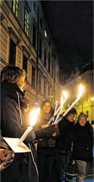  ?? BILD: SN/APA/HELMUT FOHRINGER ?? Demo gegen eine Regierung mit FPÖ-Beteiligun­g.