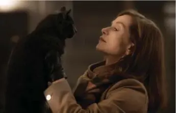  ??  ?? KATTEN SOM VISSTE FÖR MYCKET. Isabelle Huppert är bäst i ”Elle”.