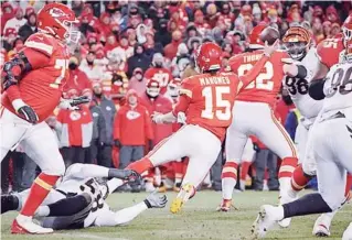  ?? ?? ▮ Los Chiefs avanzaron al Super Bowl tras vencer a los Cincinnati Bengals 23-20 en un juego que será un clásico instantáne­o que fue marcado por un error de último minuto, Kansas City se medirá a los Philadelph­ia Eagles en el juego que definirá al campeón de la NFL.