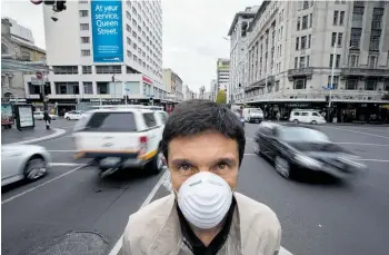  ?? Photo / Brett Phibbs ?? Soot or “black carbon” is something to be aware of in Auckland’s Queen St. It’s emitted from diesel vehicles and is on the rise again.