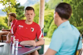  ?? Foto: Klaus Rainer Krieger ?? Michael Gregoritsc­h hat im Trainingsl­ager gute Laune. Der Stürmer möchte in der neuen Saison wieder voll angreifen, wie er im Gespräch mit Johannes Graf erzählte.