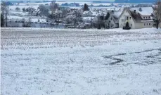  ?? FOTO: JOSEF ASSFALG ?? Am südlichen Ortsrand von Attenweile­r entstehen 23 Bauplätze.