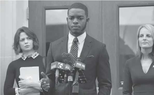  ?? FOX BROADCASTI­NG CO. / THE CANADIAN PRESS ?? From left, Conor Leslie, Stephan James and Helen Hunt in a scene from Shots Fired, which is packed with ripped-from-the-headlines allusions.