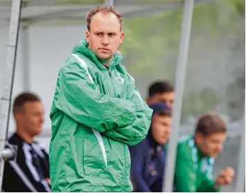  ?? Foto: Hochgemuth ?? Trainer Christian Jauernig hat sich mit seinem Team an die Spitze der Kreisklass­e Augsburg Mitte gesetzt. Beim KSV Trenk wird die Mannschaft aber noch einmal richtig gefordert.