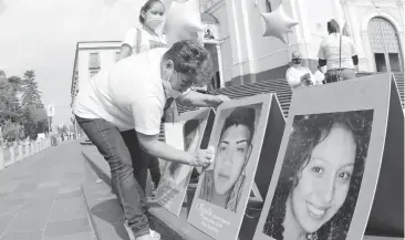  ??  ?? Madres se manifestar­on en la plaza Lerdo para exigir justicia.