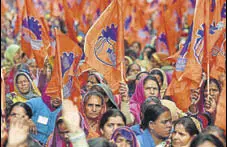  ?? HT FILE/RAVI CHOUDHARY ?? RSS’S trade union body has in the past criticised the Centre’s labour policies for leaving out unorganise­d workers.