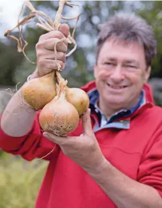  ??  ?? Seeds are cheaper to buy than sets and you’ll get a bumper crop of larger-sized onions