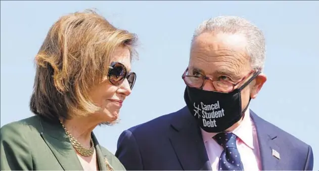  ?? ?? House Speaker Nancy Pelosi and Senate Majority Leader Chuck Schumer teamed to stop federal shutdown, and GOP leader Mitch McConnell (below right) delivered ample votes in Senate.