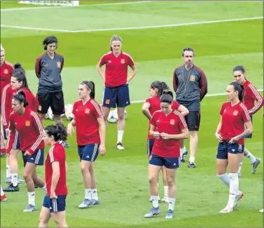  ??  ?? ÚLTIMO ENSAYO. La Selección se entrenó ayer en el Stade Oceane, donde esta tarde se enfrentará a China.