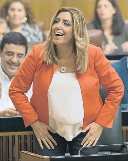  ?? JULIO MUÑOZ / EFE ?? Susana Díaz, en su escaño en el Parlamento andaluz, durante una sesión plenaria