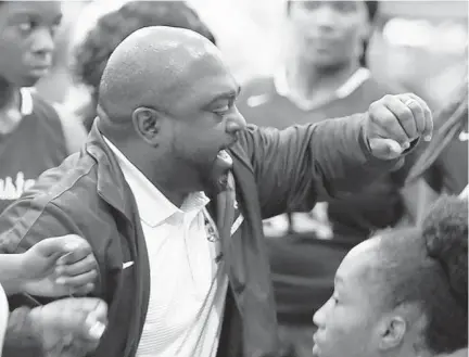  ?? STEPHEN M. DOWELL/ORLANDO SENTINEL FILE PHOTO ?? Wekiva girls basketball coach Tommie Butts, who led the Mustangs to a 2014 state championsh­ip, has his team back in the running.