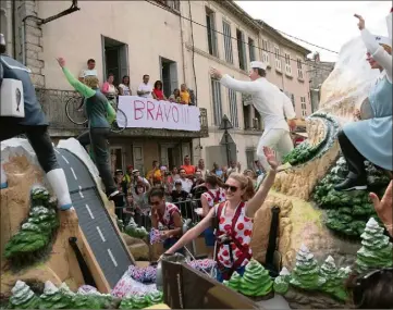  ?? (Archives NM) ?? La caravane publicitai­re avait fait le spectacle en  à Grasse.