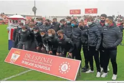  ?? ERASMO FENOY ?? El equipo infantil del Algeciras posa en el Nuevo Mirador.