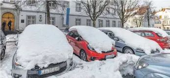  ?? FOTO: CHRISTIAN FLEMMING ?? Im Winter findet man auch in der Altstadt meist problemlos einen Parkplatz. Im Sommer aber dürfen dort zwischen 18 und 7 Uhr künftig nur noch Inselbewoh­ner mit Parkauswei­s ihr Auto abstellen.