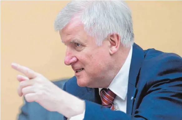  ?? FOTO: DPA ?? Ob Horst Seehofer in der CSU noch lange die Richtung angeben kann, ist eine gute Frage. Mit Führungspe­rsonal, das womöglich nicht mehr für den politische­n Erfolg steht, gehen die Christsozi­alen üblicherwe­ise recht gnadenlos um.