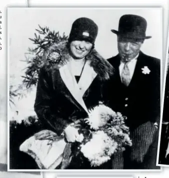  ?? ?? Josep Pla, junto a su madre, Maria Casadevall, sus dos hermanas, Rosa y Maria, en 1920