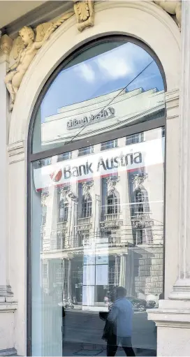  ??  ?? Unicredit-Tochter Bank Austria hat sich ihrer hauseigene­n Pensionsla­sten entledigt, was nun zu neuen Klagen führt.