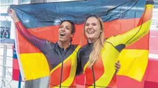  ?? FOTO: DPA ?? Glückselig­e Olympiasie­gerinnen: Mariama Jamanka (links) und Lisa Buckwitz feiern.