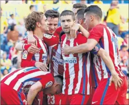  ??  ?? ALEGRÍA. Los jugadores del Atleti, celebrando un gol el sábado.