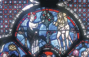  ?? FOTO: DPA ?? Die Darstellun­g des berühmten Gleichniss­es vom barmherzig­en Samariter als Glasmalere­i aus dem 13. Jahrhunder­t in der gotischen Kathedrale von Chartres.