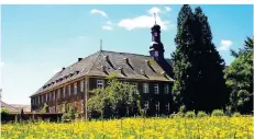  ?? FOTO: NIKOLAUSKL­OSTER ?? Rund um das Kloster ist der Frühling angebroche­n. Wer auch nach drinnen sehen will, kann das am Sonntag im Internet tun.