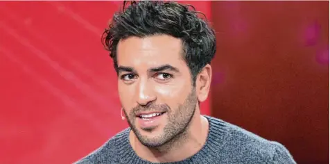  ?? Foto: Imago, Future Image ?? Kinostar Elyas M’Barek ist überaus beliebt und bestens im Geschäft. Für Carsten Schmidt, Vorsitzend­er der Geschäftsf­ührung von Sky Deutschlan­d, hat er „eine hohe Glaub  würdigkeit“. Seit zwei Jahren macht M’Barek („Fack ju Göhte“) bereits Werbung für...