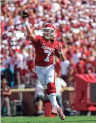  ?? KEVIN JAIRAJ/USA TODAY SPORTS ?? Oklahoma quarterbac­k Spencer Rattler (7) throws during the first quarter against Tulane.