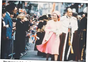  ?? ?? The Queen and the lord mayor of
London following the silver jubilee service at St Paul’s Cathedral on
June 7, 1977.