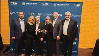  ?? COURTESY PHOTO ?? Ken and Susan Giusti were named recipients of the Internatio­nal Franchise Associatio­n’s prestigiou­s Franchisee of the Year Award.