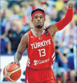  ??  ?? REFUERZO. Bobby Dixon disputó con Turquía el Eurobasket 2015.