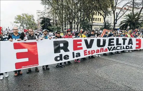  ?? DANI DUCH / ARCHIVO ?? La manifestac­ión contra la despoblaci­ón, celebrada en Madrid el 31 de marzo del 2019, exigió soluciones urgentes a la clase política