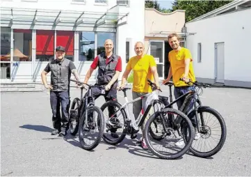  ?? ?? Bike-Day bei Miele: Dort haben schon 25 Beschäftig­te ein Rad oder suchen gerade eines aus.