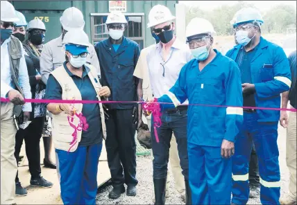  ?? Photo: Contribute­d ?? Drilling starts...Kavango West governor Sirkka Ausiku, Recon Africa founder Craig Steinke and Kavango East governor Bonifatius Wakudumo, at the ribbon cutting ceremony signifying the commenceme­nt of drilling.