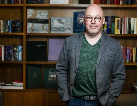  ??  ?? DISPUTE: John Boyne’s bestsellin­g novel ‘The Boy in the Striped Pyjamas’ has been criticised by The Auschwitz Museum in Poland