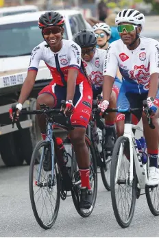  ?? ?? Pedaladas serviram para fortificar os laços entre praticante­s