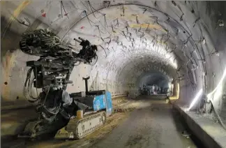  ?? (Photo Facebook/sébastien Olharan) ?? Au regard de ce qu’il a vu sur place, le maire de Breil-sur-roya juge que « seul un tiers du nouveau tunnel est achevé ».