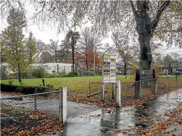  ?? PHOTO: STACY SQUIRES/STUFF ?? The former Shirley Community Centre site on Shirley Rd sits vacant and the Christchur­ch City Council has no plans to rebuild it for at least the next 10 years.