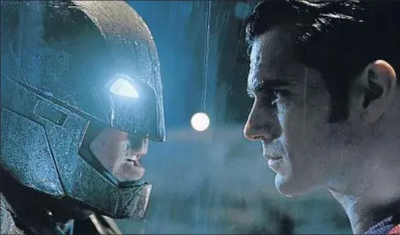  ?? WARNER BROS / ACN ?? Batman contra Superman en el filme de Zack Snyder