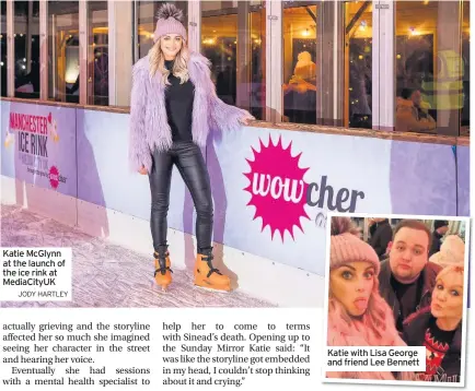  ?? JODY HARTLEY ?? Katie McGlynn at the launch of the ice rink at MediaCityU­K
Katie with Lisa George and friend Lee Bennett