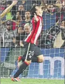  ?? FOTO: MD ?? Aduriz celebra su gol en Barcelona