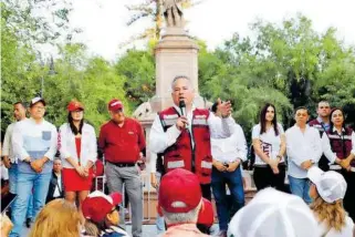  ?? HUGO ARCINIEGA ?? Estuvo acompañado de seguidores del partido político