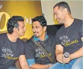  ??  ?? MASTI KI PAATHSHALA: Sharman Joshi, Siddharth and Aamir Khan