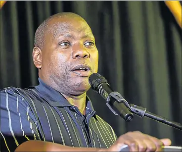  ?? Picture: MARK WEST ?? STRONG MESSAGE: Minister Zweli Mkhize speaks in Kirkwood yesterday