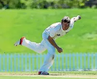  ?? JOHN DAVIDSON/PHOTOSPORT ?? Northern Districts’ Scott Kuggeleijn snared a career-best 7-48 to cripple the Stags’ first innings in Napier.