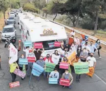  ??  ?? LA CARAVANA DEL RECHAZO DE CHILE VAMOS
Una gira por varias regiones comenzaron hace algunos días los parlamenta­rios oficialist­as que están por el Rechazo, recorrido que culminó ayer en la tarde en Providenci­a.