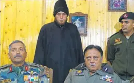  ?? WASEEM ANDRABI/HT ?? Majid Khan is presented at a joint press conference in Awantipora on Friday.