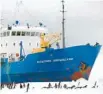  ??  ?? Ice block: TheMVAkade­mik Shokalskiy is stuck in Antarctic ice with 50 passengers on board, including three NewZealand­ers.