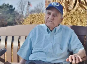  ?? NATALIE BRODA — MEDIANEWS GROUP ?? Jack Salter, 89, an Air Force veteran who served as a radar operator during the Korean War, speaks outside the American House Village senior living facility in Rochester Hills.