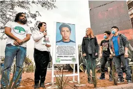 ?? EFE ?? Homenaje en CdMx a un hondureño desapareci­do en Jalisco .