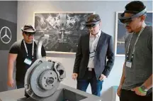  ?? Fabian Bimmer - 22.abr.18/Reuters ?? Exibição do Hololens, da Microsoft